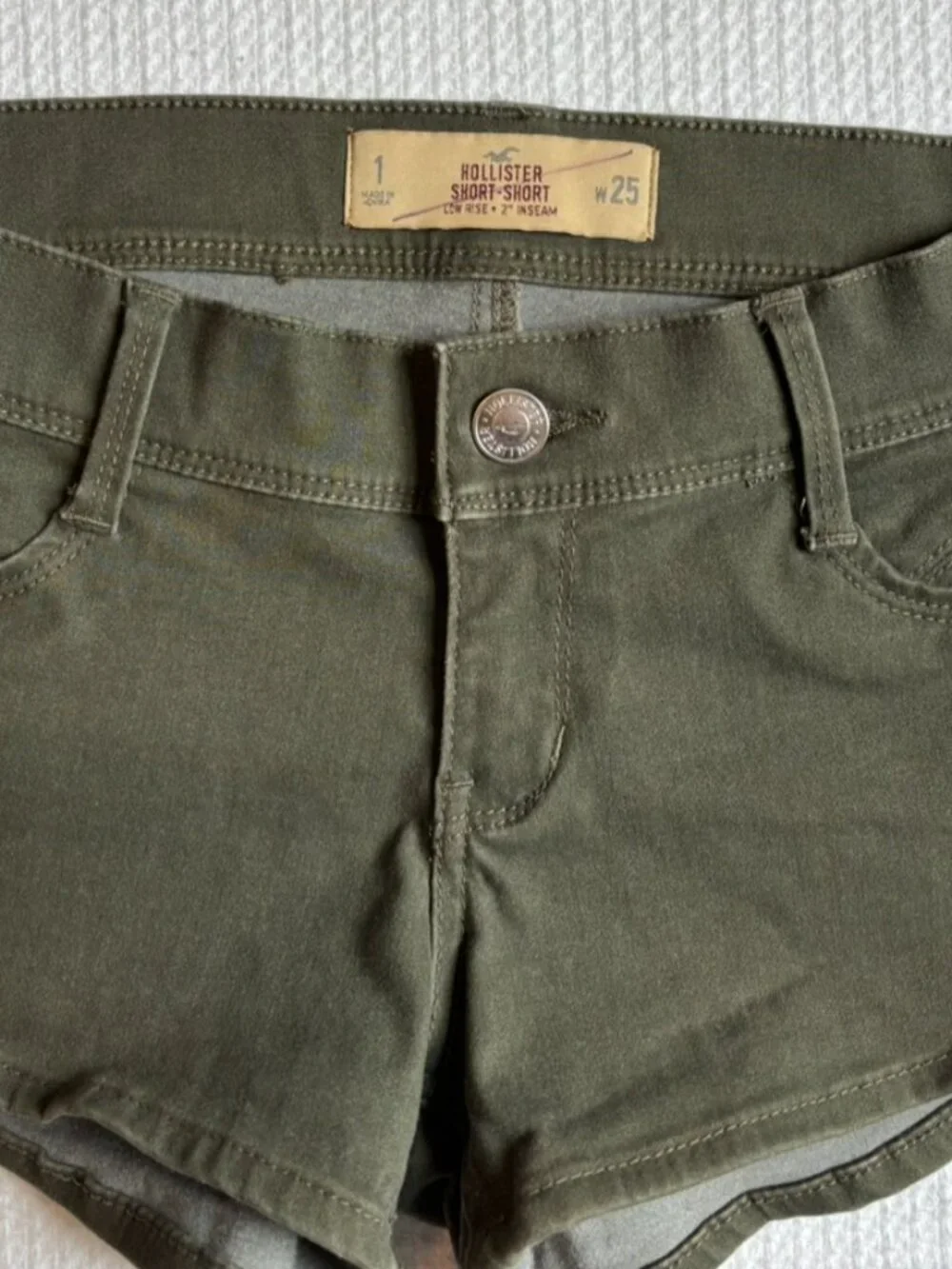Hollister brand size